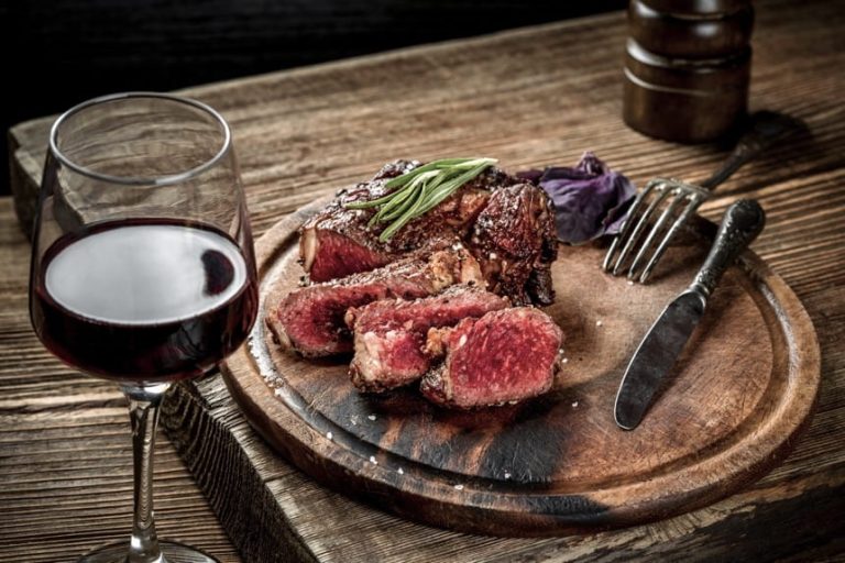 How to Choose the Best Wine Pairing With Steak