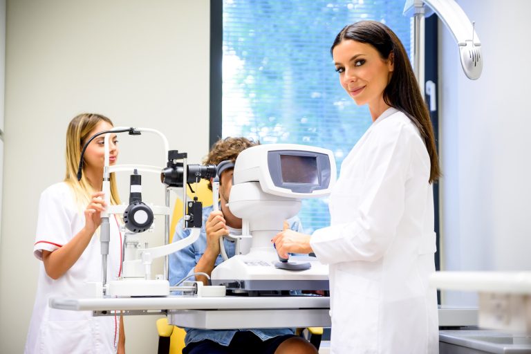 The Complete Guide to Picking an Ophthalmologist: Everything to Know