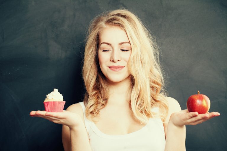 4 Unhealthy Snacks and Their Alternatives