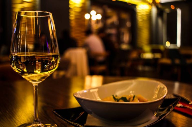 The Complete Guide to Pairing Whisky and Food: Everything to Know